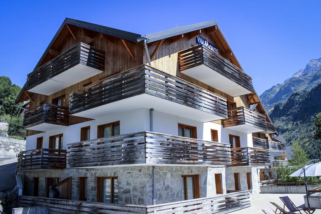 Les Valmonts